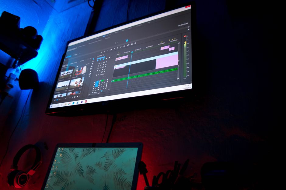 What corporate video production includes when nobody films